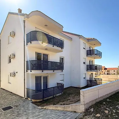 Apartment Awesome In With House Sea View Povljana